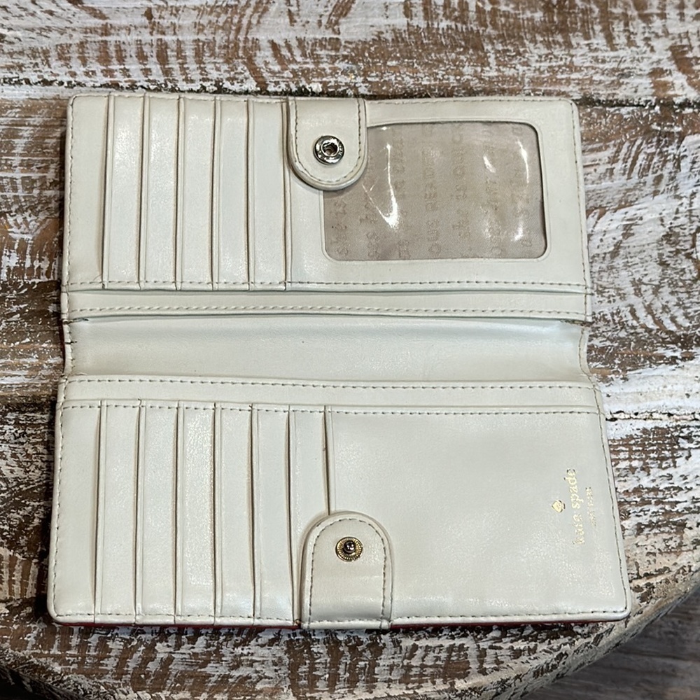 ♠️KATE Spade♠️ Red/Orange Bifold Leather Wallet w/texture imprint see detail pic - Picture 2 of 5
